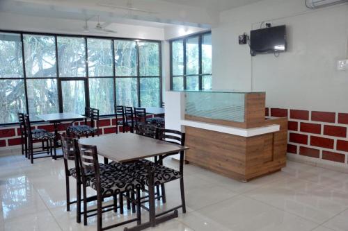 Restorāns, Rutu's Holiday's Resort in Panhala