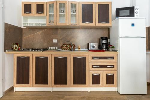 Relax Apartment 2 LYA 4