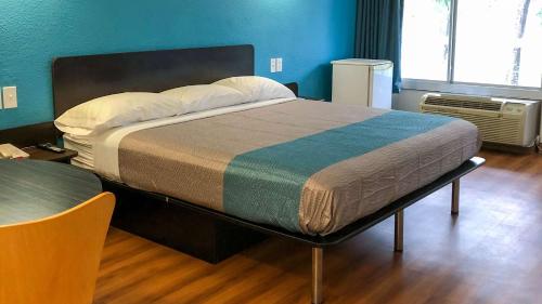 Motel 6-Daytona Beach, FL - Speedway in Daytona Beach, USA