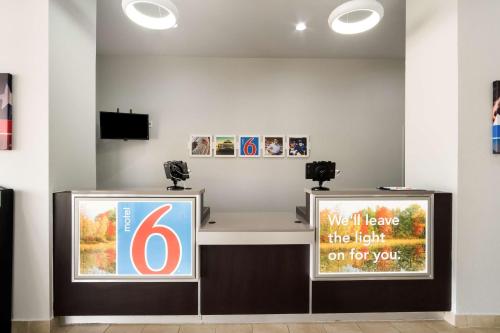 לובי, Motel 6 Lexington, KY - Airport in לקסינגטון(קאי ואי)