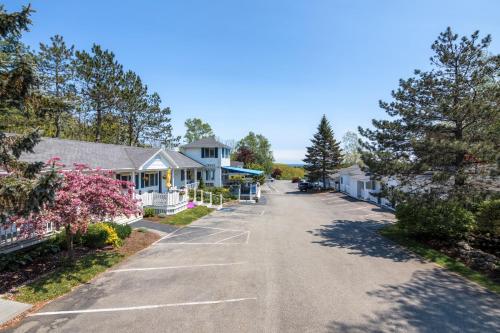 Glen Cove Inn & Suites Rockport - image 9