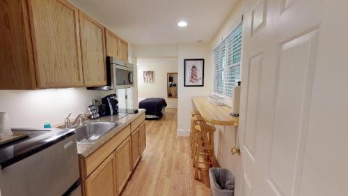 廚房, 羅克波特格倫科夫套房賓館 (Glen Cove Inn & Suites Rockport) in 羅克波特