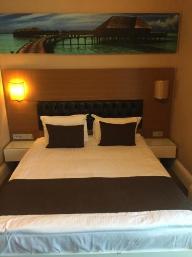 City Hotel Plovdiv - image 6