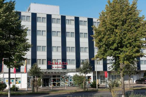 Ramada by Wyndham Hannover - image 6