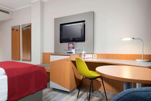 Ramada by Wyndham Hannover Messe Room Type - Twin Room - Non-Smoking