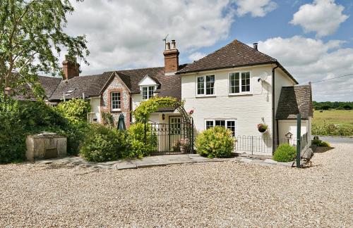 Cleaver Cottage - Accommodation - Andover