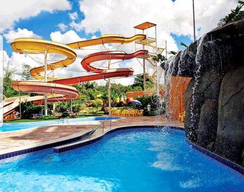 Swimming pool, Golden Dolphin Caldas Novas in Caldas Novas