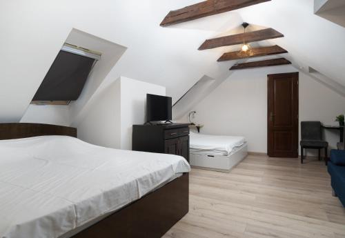 House 54 - image 3