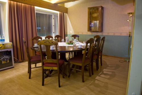 Бізнес Центр, Hotel Merihovi in Кемі