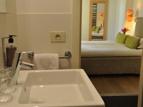 Trip Inn Eden Antwerpen, Антверпен (фото 5)
