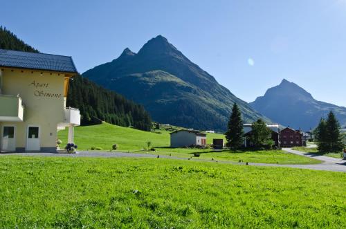 Bližnja okolica, Apart Simone in Tschafein
