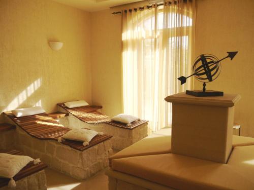 2 bedroom Apartment Pomos with garden and sea views, Aphrodite Hills Resort