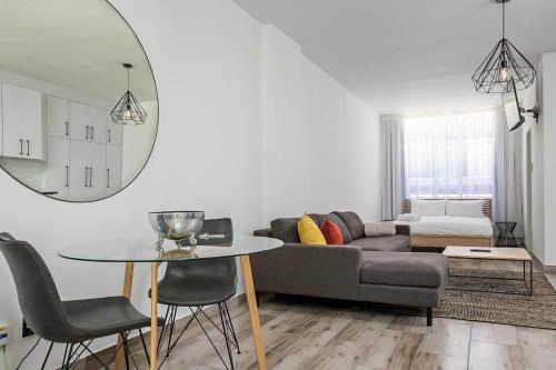 116 Illovo Mews Studio - image 4
