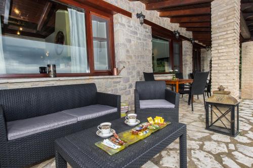 Petra Thea Villa Karitaina in 카리타이나