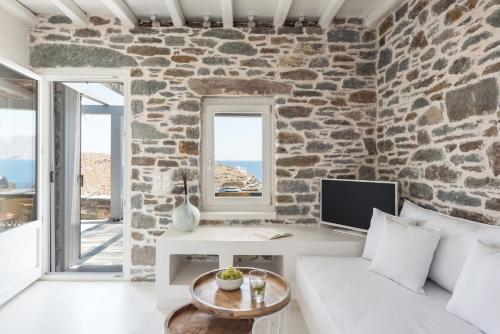 Eneos Beach Villas/Belvedere Villa in Loutra (Kythnos)