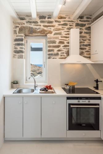 Eneos Beach Villas/Belvedere Villa in Loutra (Kythnos)