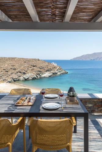Eneos Beach Villas/Belvedere Villa in Loutra (Kythnos)