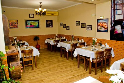 Hotel 4 Stinet - main image