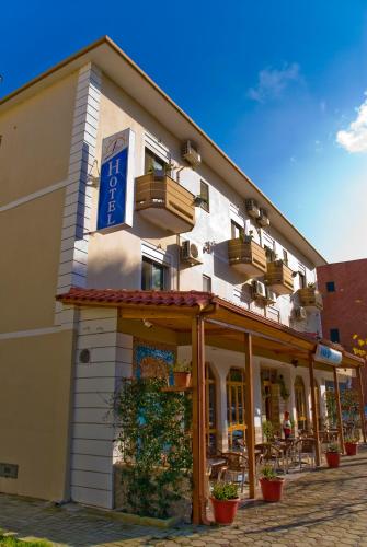 Hotel 4 Stinet - image 2
