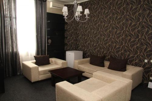 Готель "Палац" in Buimerivka