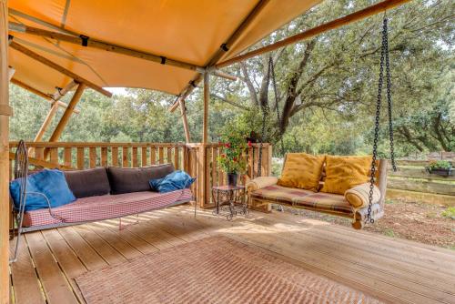 Glamping Tent Joy in 納博訥