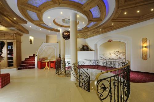 Lobby, Hotel Alpina in Ischgl