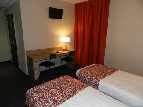 Hotel Gloria & Avenue Located in Mihas, Hôtel Gloria & Avenue is a perfect starting point from which to explore Lourdes. The property offers a wide range of amenities and perks to ensure you have a great time. Service-min