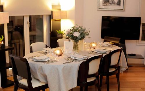 2 bedrooms, 3 beds