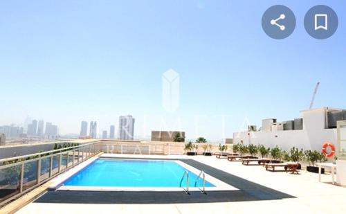 DUBAI BEACH HOST - DELUXE ONE BEDROOM near Mall of the emirates - image 5