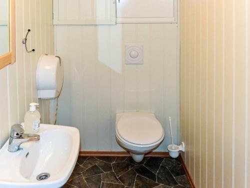 Holiday home Aukra IV