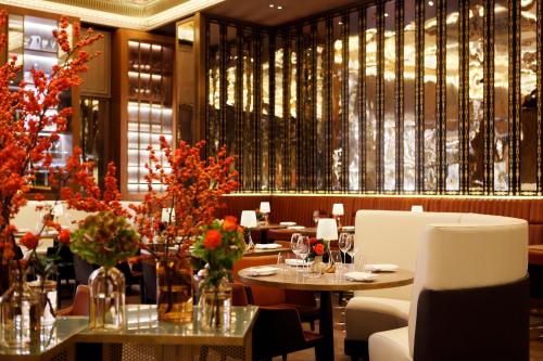 232749074 The Dorchester - Dorchester Collection