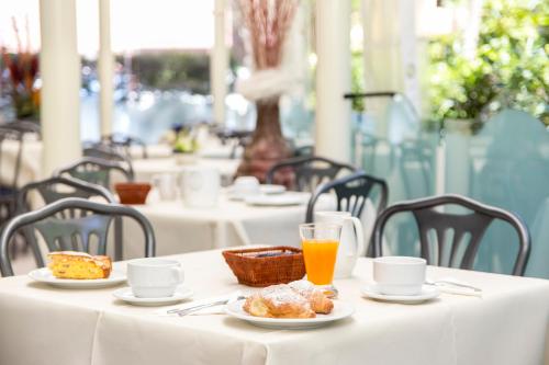 Hotel Garden - image 2