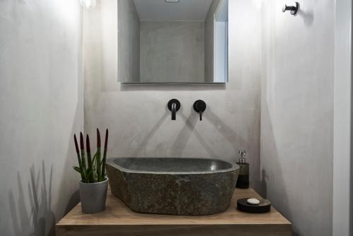 Shades of blue in 시로피가도