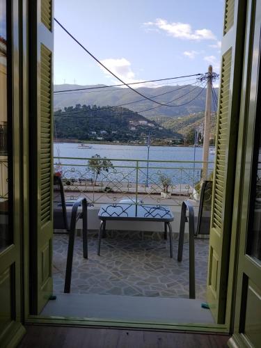  Home sweet Home in Poros