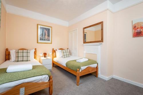 Picture of Homely & Central 2 Bed Flat With Parking