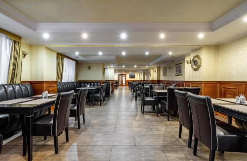 Sonata Hotel & Restaurant "готель Соната" - 레스토랑