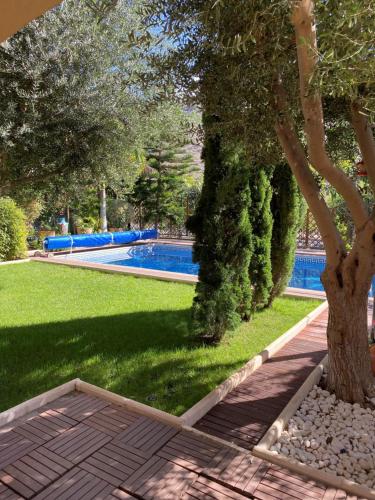 Villa with private pool and beautiful garden
