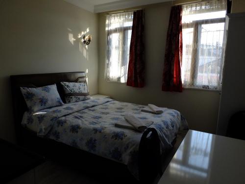 Standard Double Room image 10