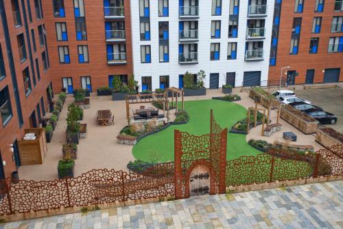 Southampton City Apartments by Charles Hope - image 5