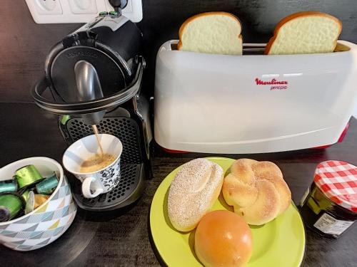 Nestor&Jeeves - CIGALUSA TERRASSE - Port area - Close Old Town - image 4