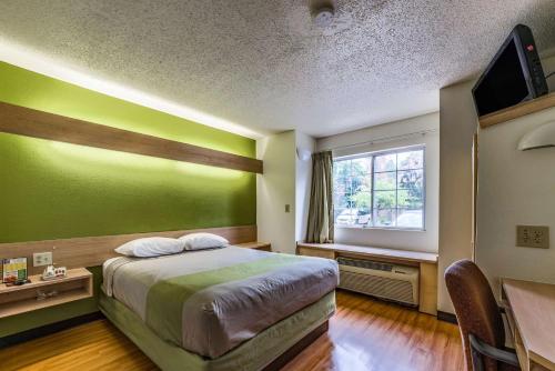 Motel 6-Charlotte NC - University - image 12