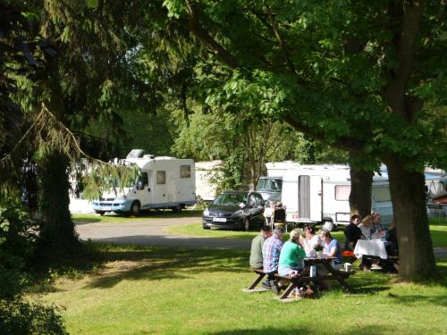 . Ferienwohnungen am Campingplatz