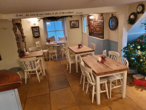 Halfway House Inn in Cawsand