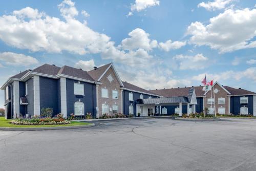 Quality Inn & Suites - Hotel - Oakville