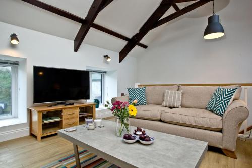The Barn 21 At The Beach Torcross - image 8