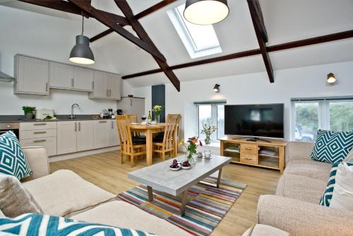 The Barn 21 At The Beach Torcross - image 13