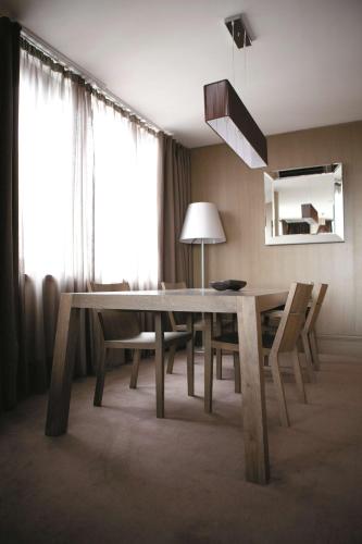 Radisson BLU Royal Hotel Dublin - image 2
