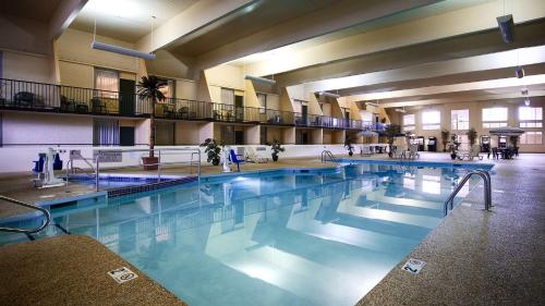 Country Inn & Suites by Radisson, Fergus Falls, MN