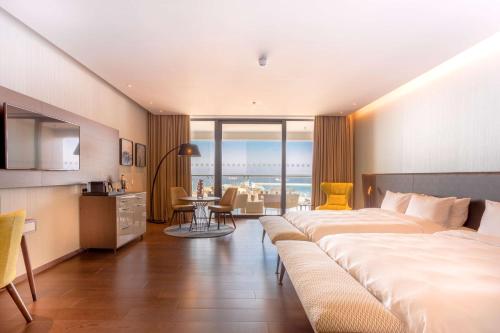 Radisson Blu Hotel Larnaca - image 6