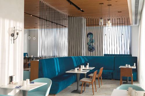 Radisson Blu Hotel Larnaca - image 2